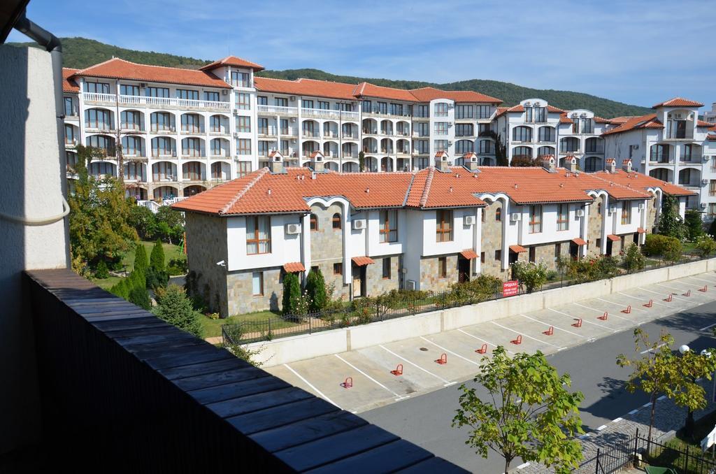 Apartments In Complex Chateau Nessebar Свети-Влас Экстерьер фото