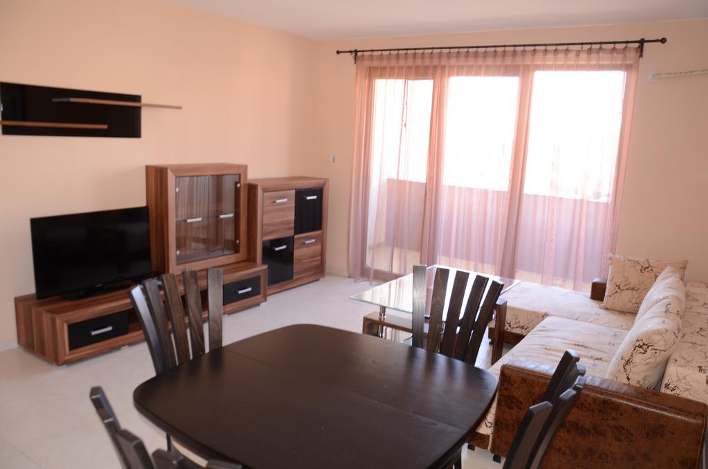 Apartments In Complex Chateau Nessebar Свети-Влас Экстерьер фото