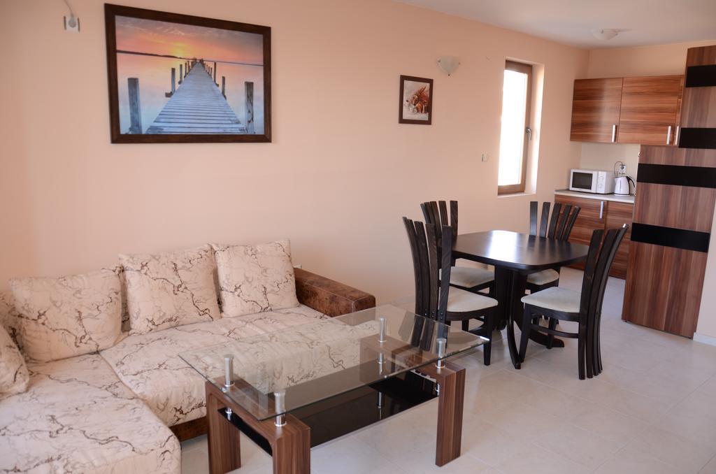 Apartments In Complex Chateau Nessebar Свети-Влас Экстерьер фото