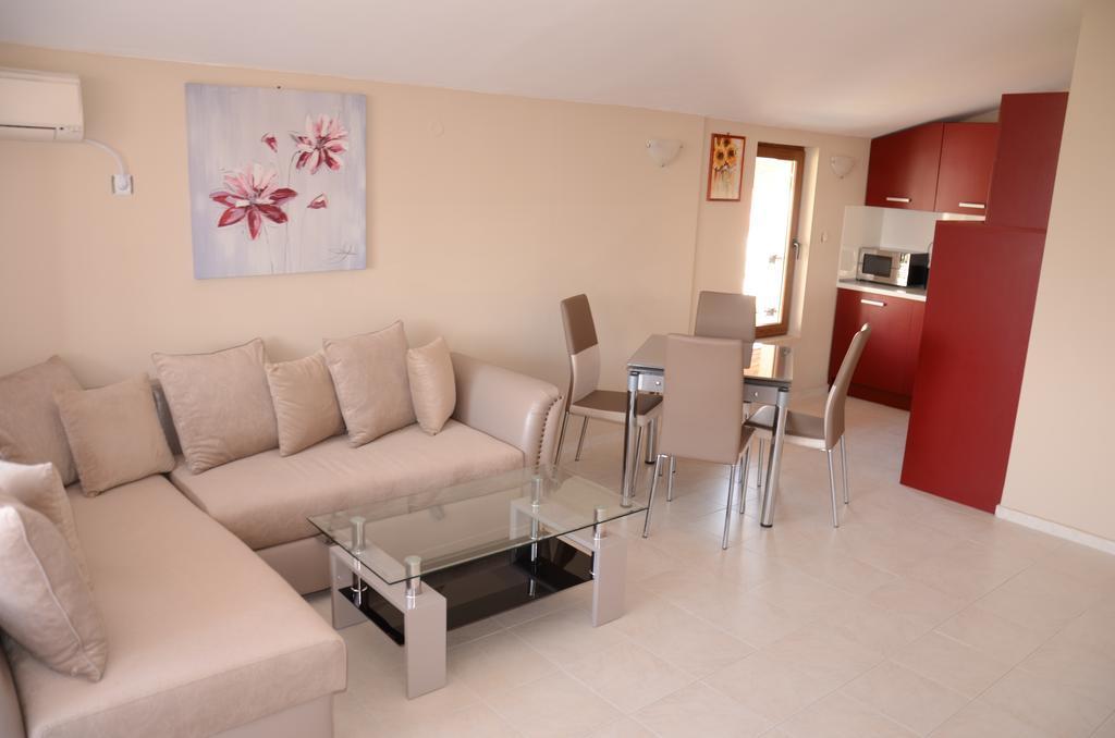 Apartments In Complex Chateau Nessebar Свети-Влас Экстерьер фото