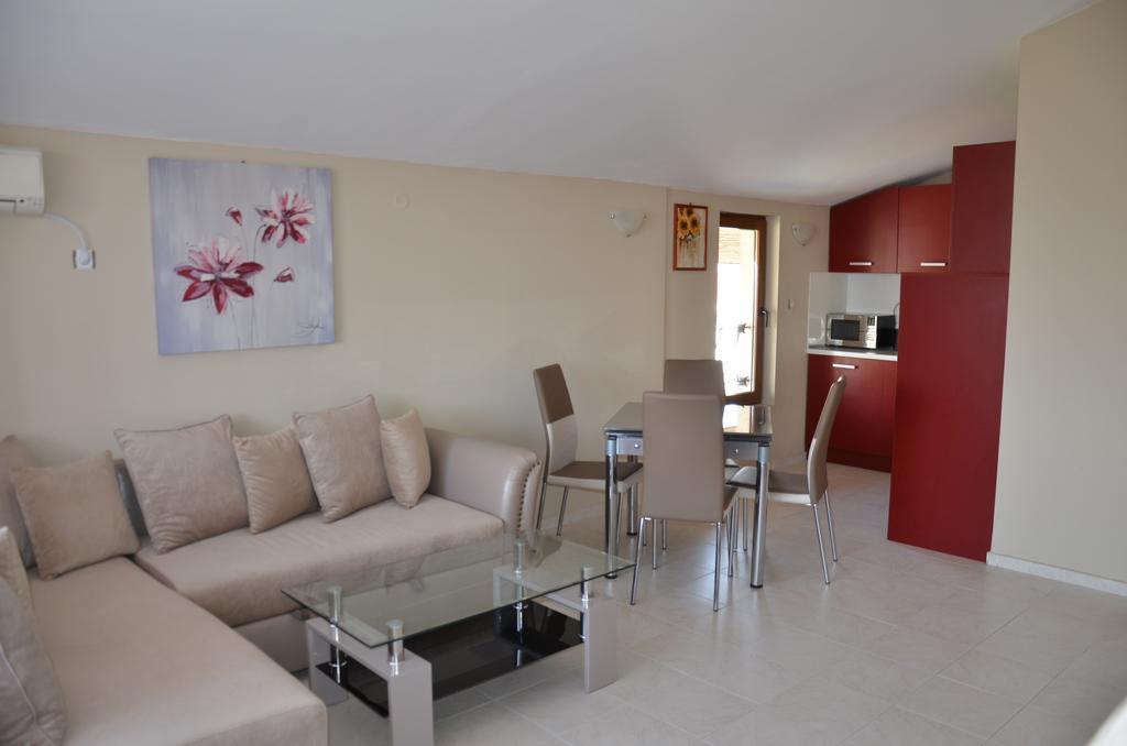 Apartments In Complex Chateau Nessebar Свети-Влас Экстерьер фото