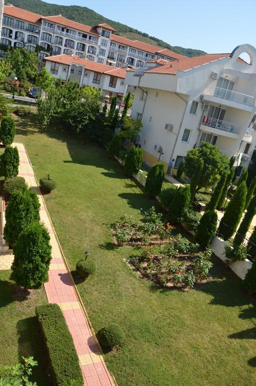 Apartments In Complex Chateau Nessebar Свети-Влас Экстерьер фото